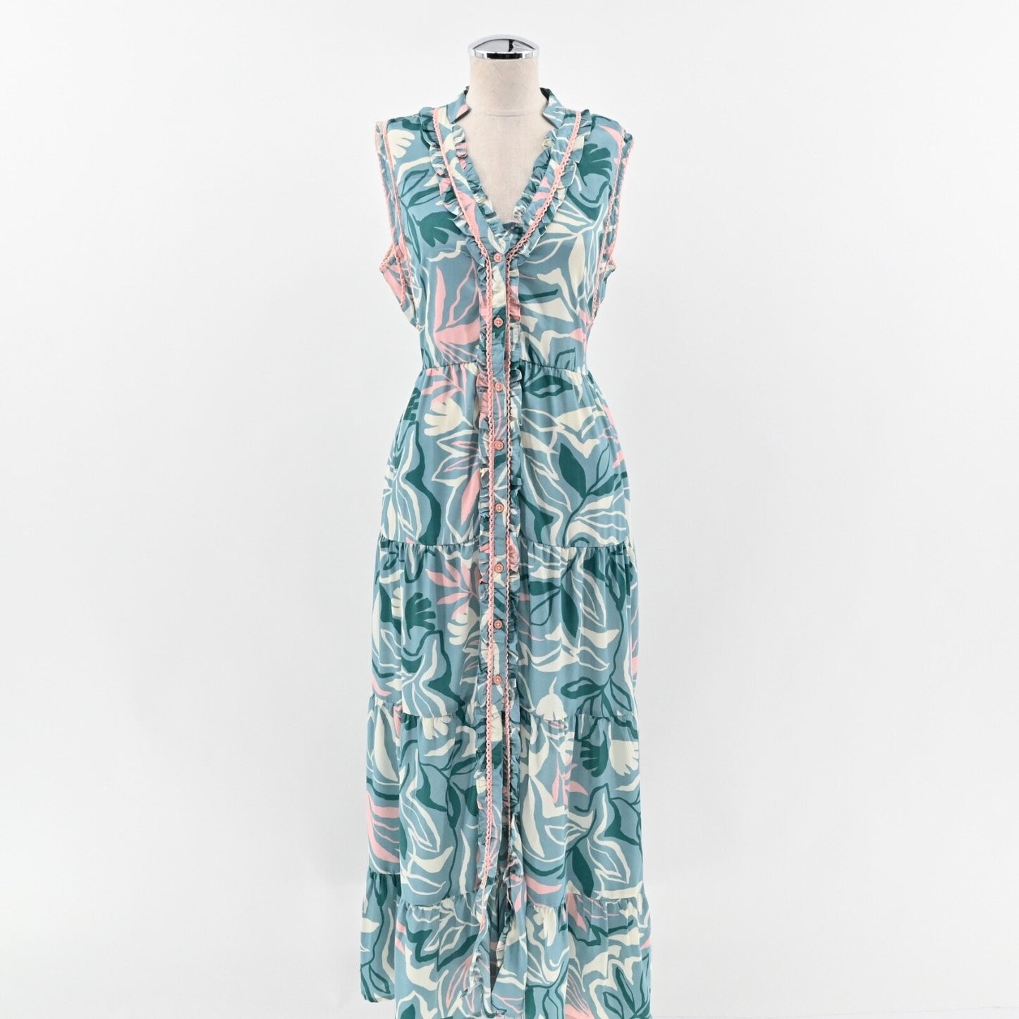 TRUE DESTINATIONS Maxi Dress Size M Blue Floral Tiered Ruffle Sleeveless Button