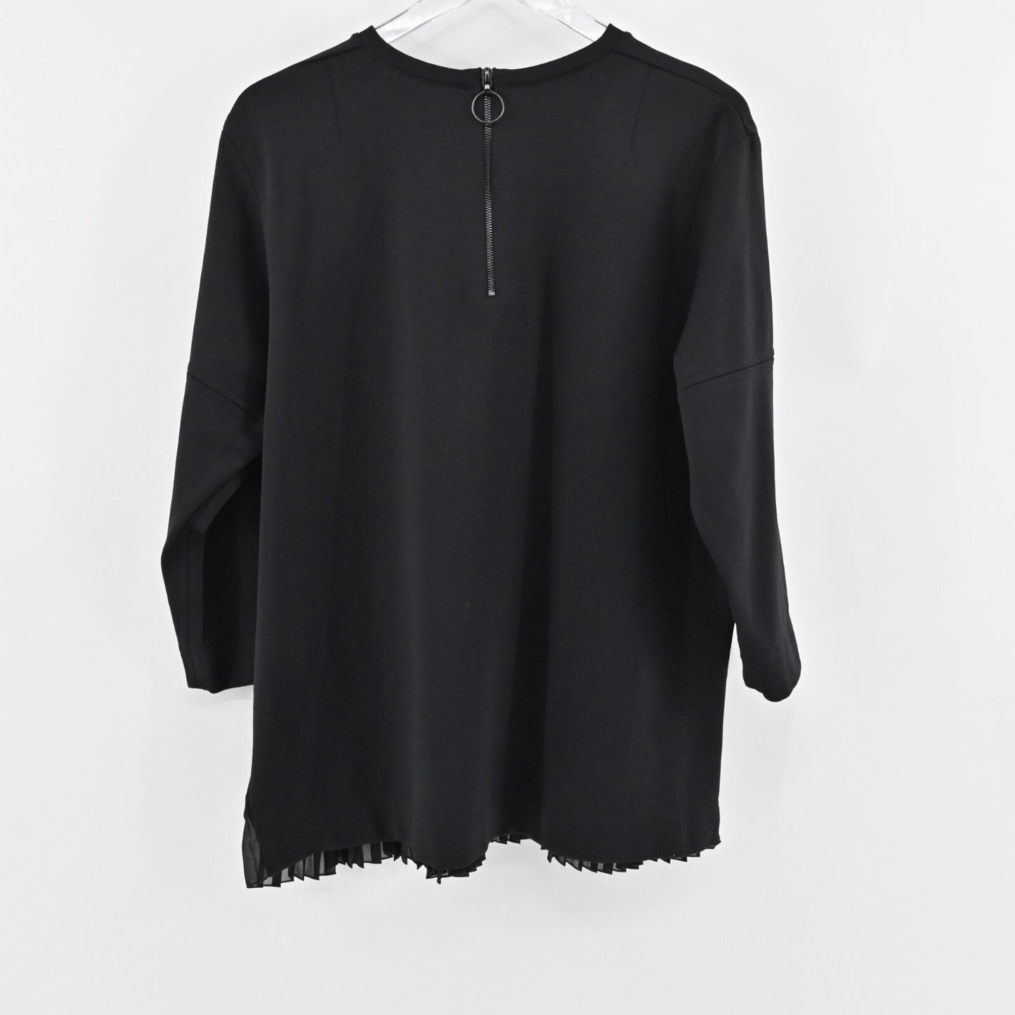 AKRIS Top Womens Sz 12 Black Pleated Hem Blouse Quiet Luxury Whimsigoth Capsule