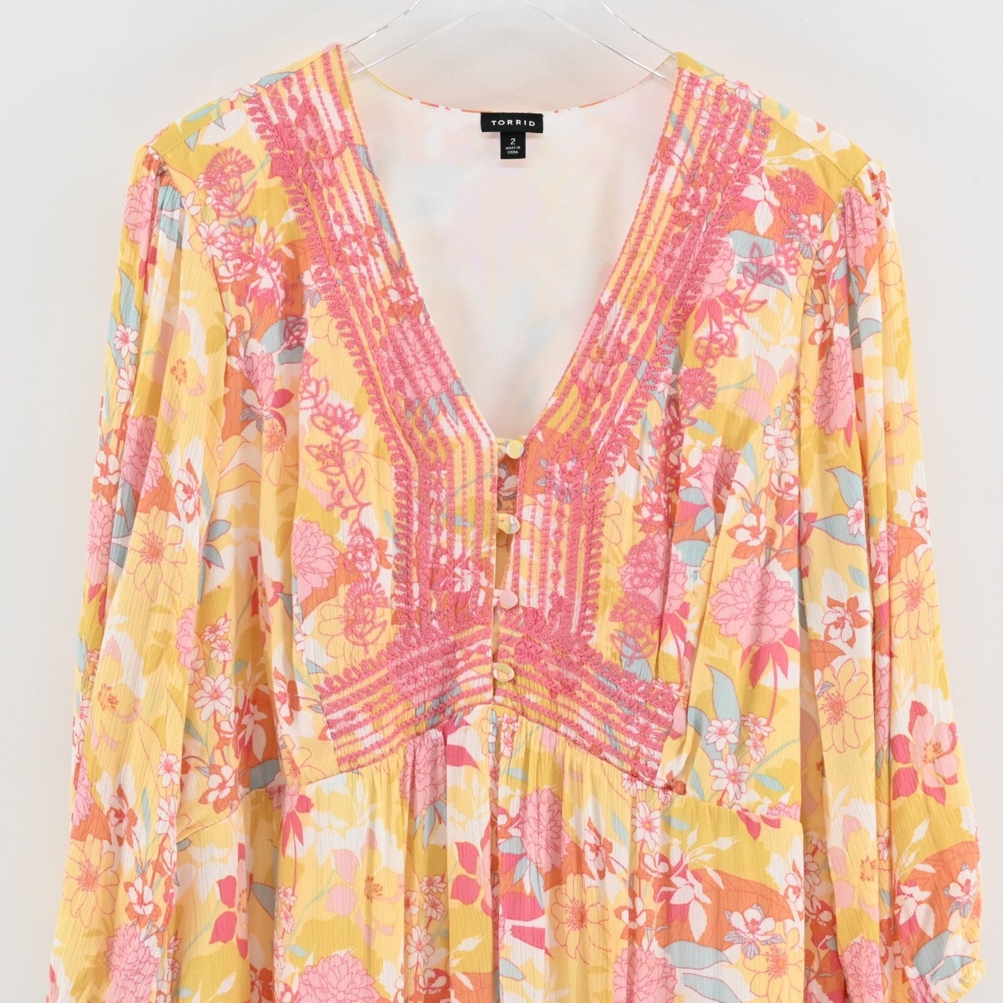 TORRID Dress Size 2X Peach Floral Print Gauze Hi-Lo VNeck Shirred Embroidery