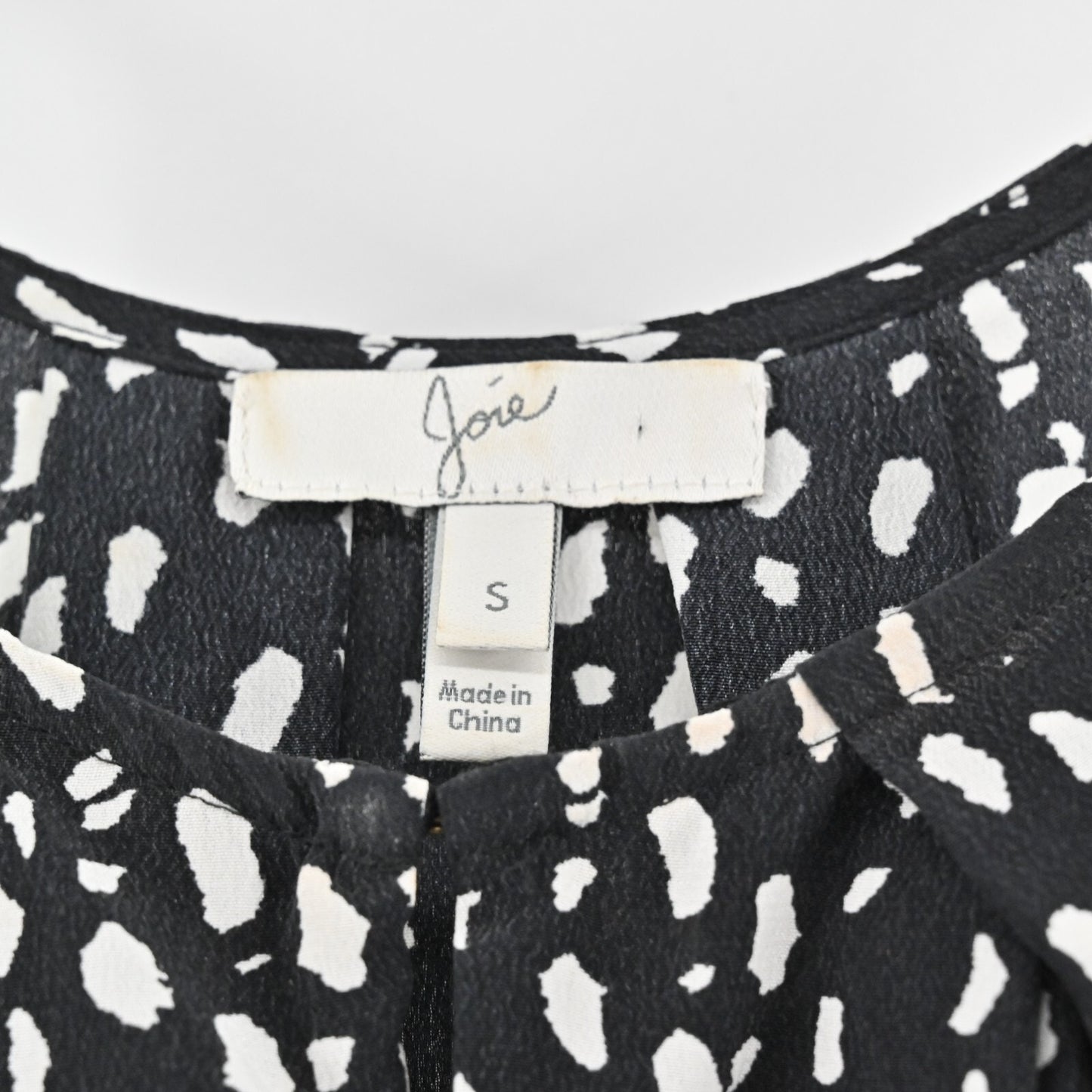 JOIE Silk Top Womens Size S Black White Print Sleeveless Blouse Minimalist Retro