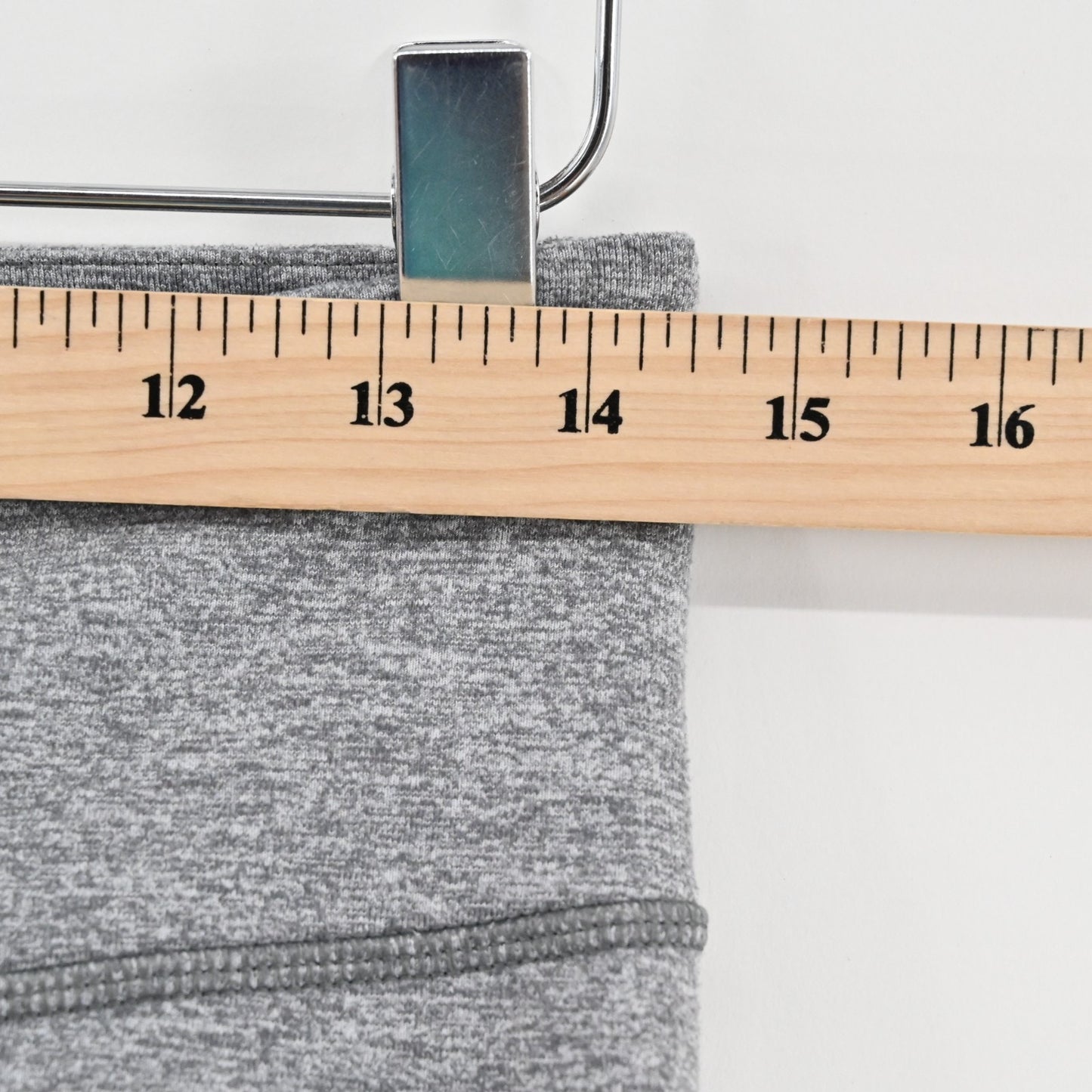 Lululemon Womens Cropped Leggings Size 8 Heathered Gray Activewear Athletic Logo