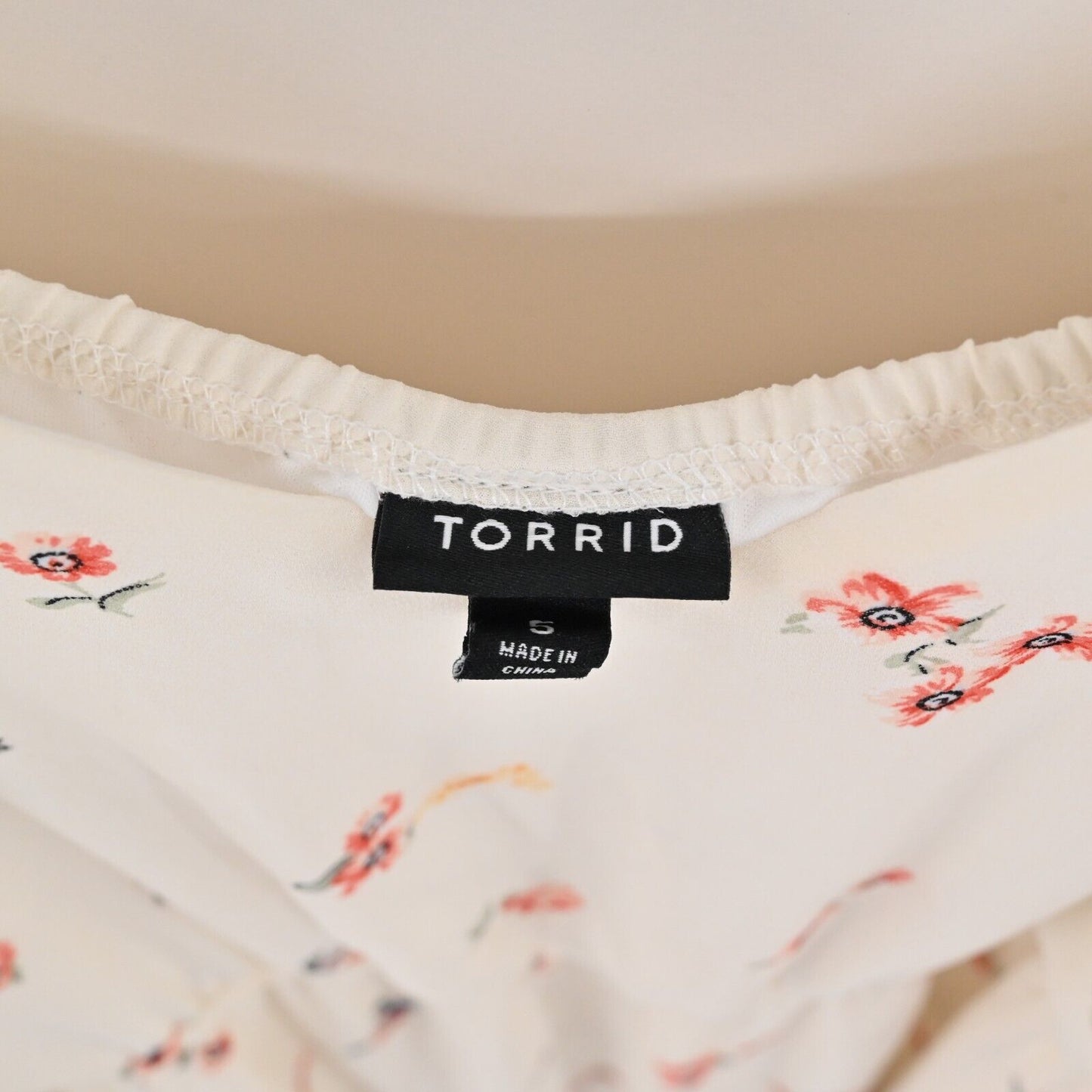 TORRID Dress Size 5X Cream Floral Print Cold Shoulder VNeck Cinch Waist Spring