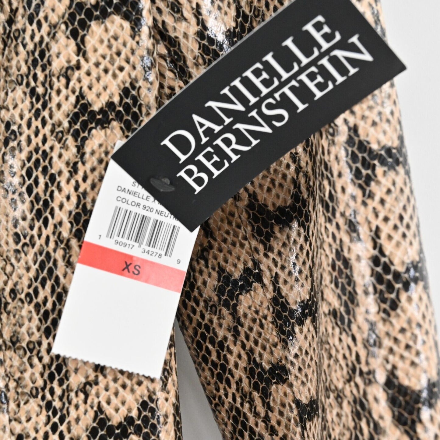 DANIELLE BERNSTEIN Jacket Womens XS Beige Animal Print Snake Blazer Mob Wife NEW