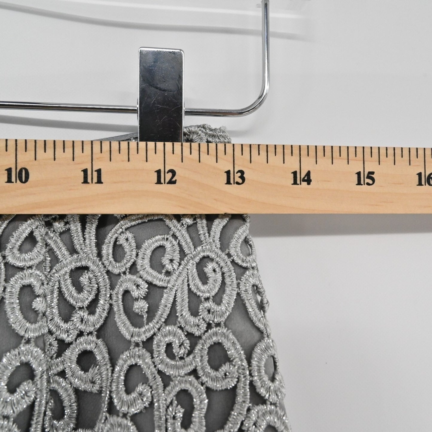 Vtg ANNE KLEIN Lace Pencil Skirt Womens Size 2 Silver Romantic Glamorous Luxe