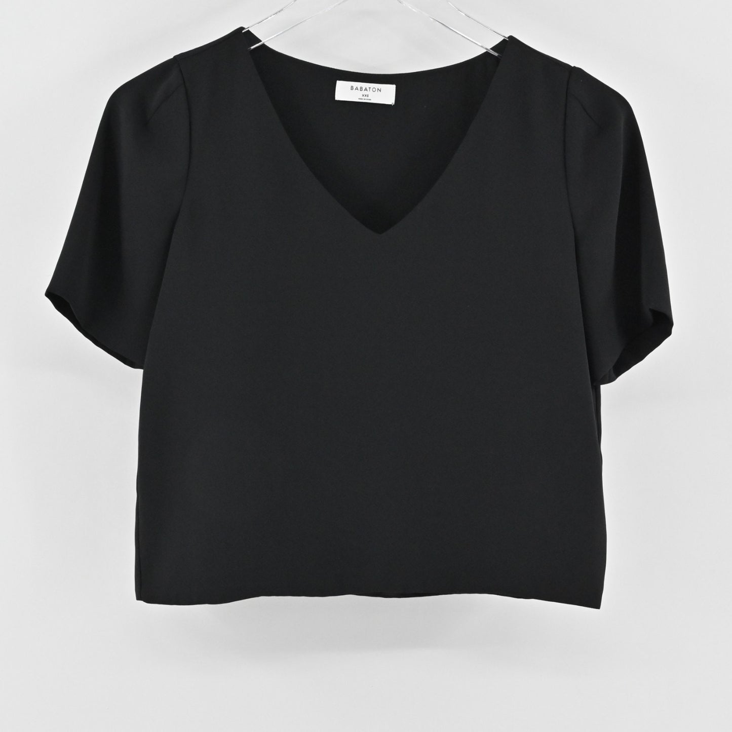 Aritzia Womens Babaton Black VNeck Crop Top Size XXS Solid Short Sleeve Blouse