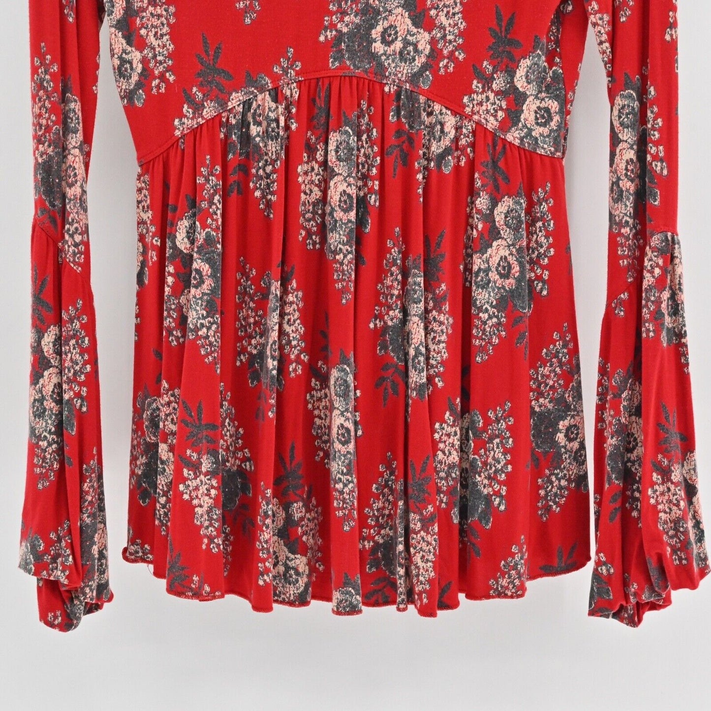 FREE PEOPLE Top Womens Size XS Speak Easy Red Floral V Neck Bell Sleeve Babydoll