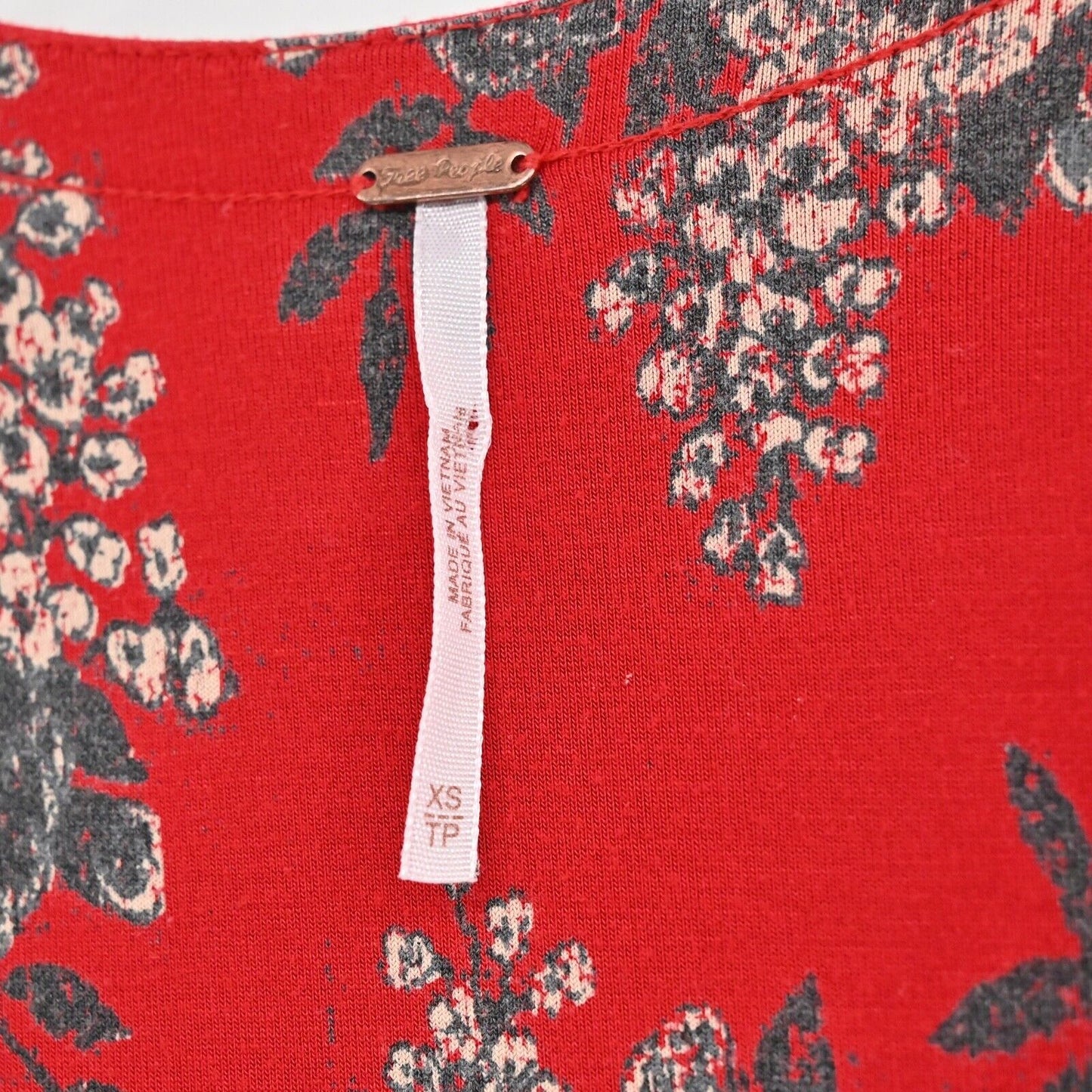 FREE PEOPLE Top Womens Size XS Speak Easy Red Floral V Neck Bell Sleeve Babydoll