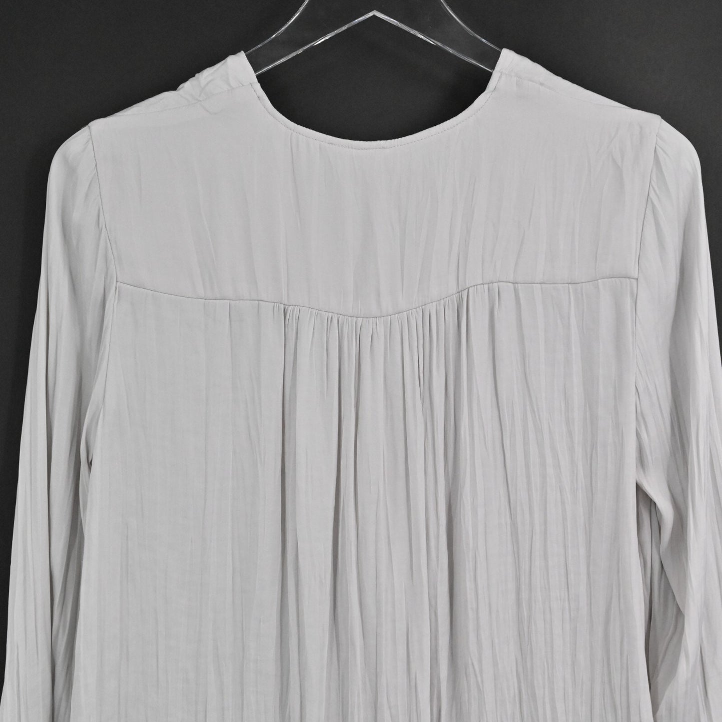 JOIE Top Womens Size XS Light Gray VNeck Button Front Long Sleeve Blouse NEW