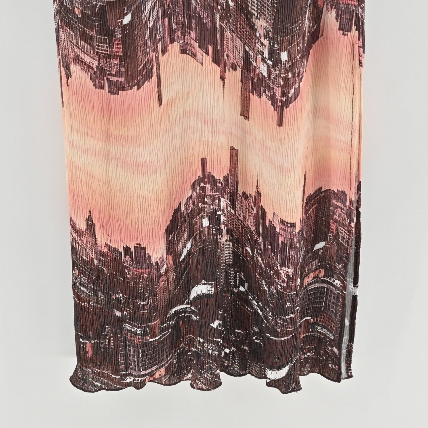 Urban Outfitters Lowkey Sleeveless Midi Dress Sz XL Crinkle Stretch City Skyline