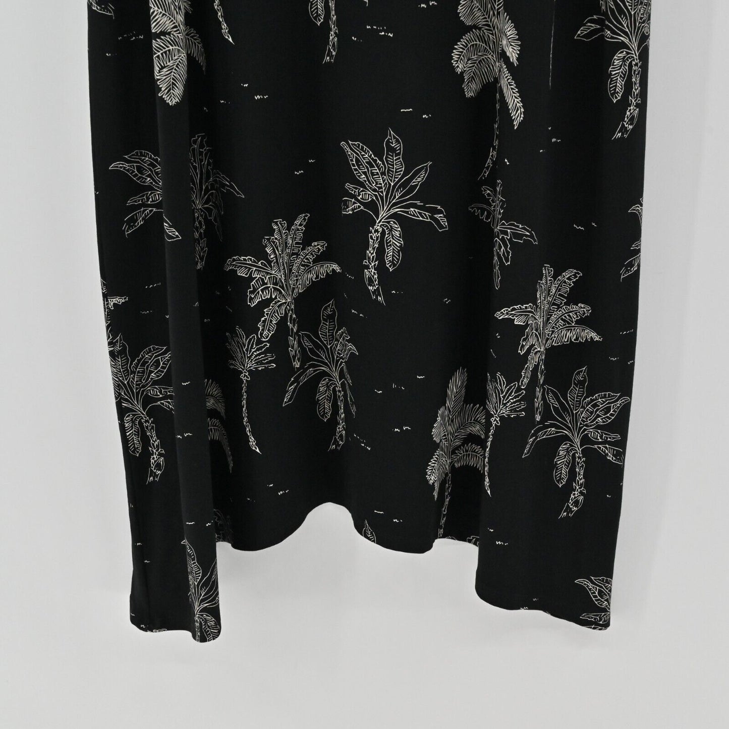 J JILL Dress Sz M Sleeveless Jersey Tropical Palm Black Wearever Collection NEW