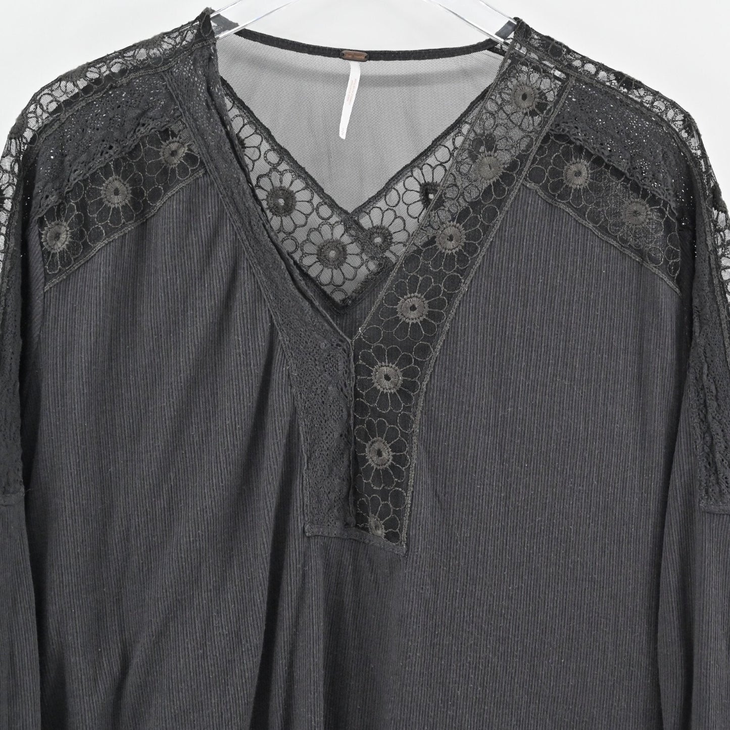 FREE PEOPLE Top Womens Size S Lola Long Sleeve Washed Black Lace Trim Raglan