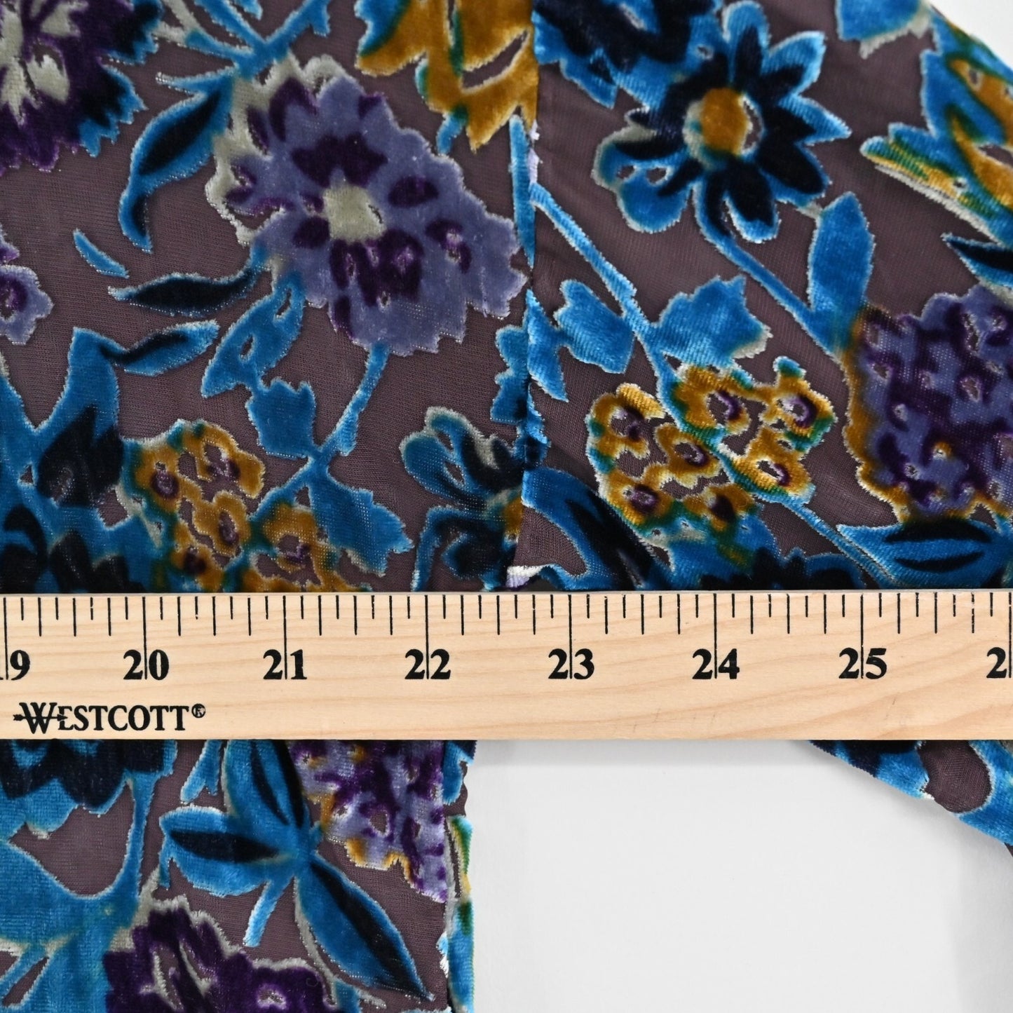 SOFT SURROUNDINGS Eliana Velvet Top Womens Size S Blue Floral Bateau Neck Blouse