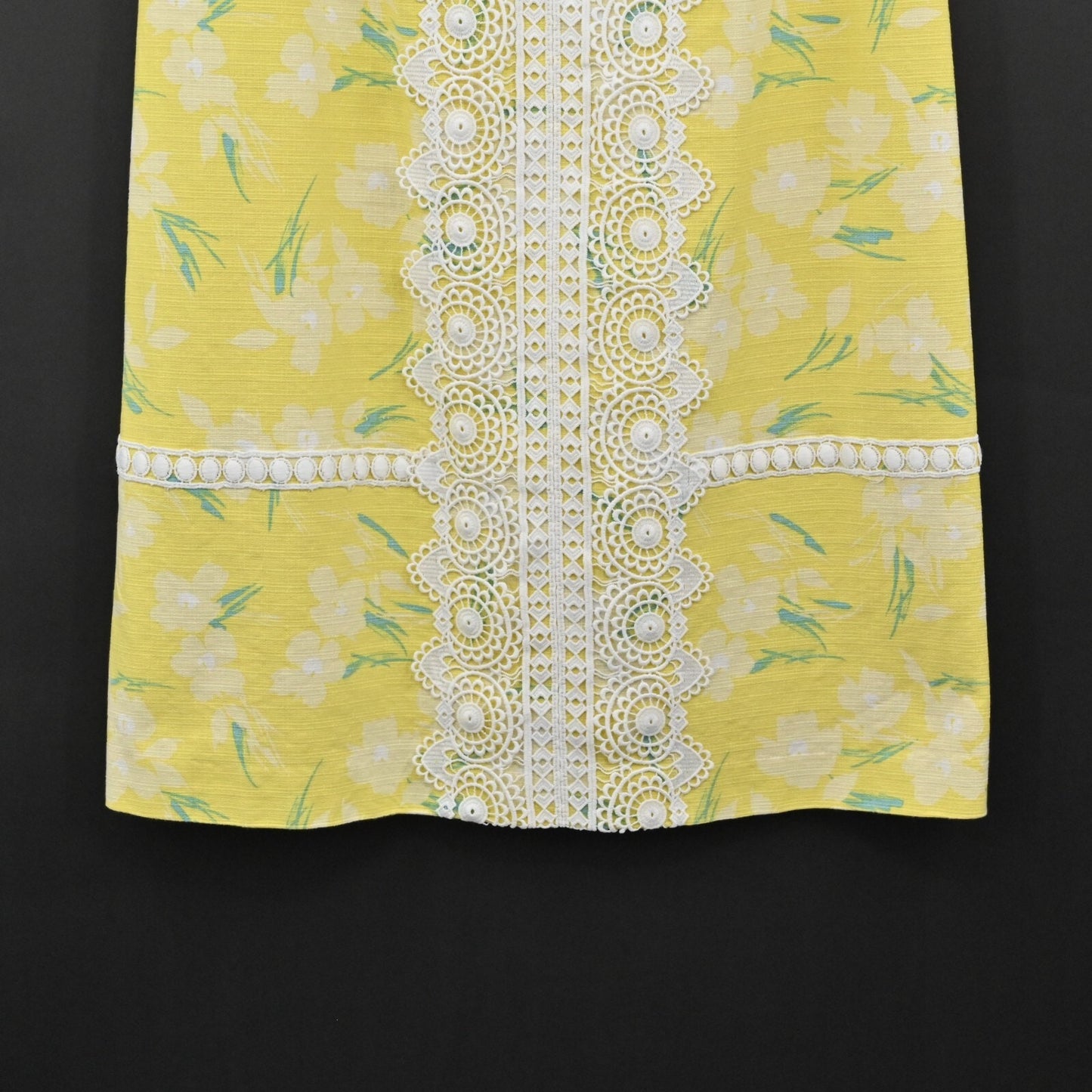 ELIZA J Yellow Shift Dress Size 6 Sleeveless White Lace Trim Floral Print Preppy