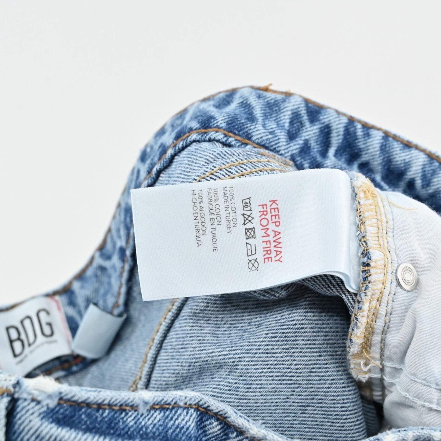 URBAN OUTFITTERS Jeans Womens Size 28 BDG Slim Straight Distressed Patchwork