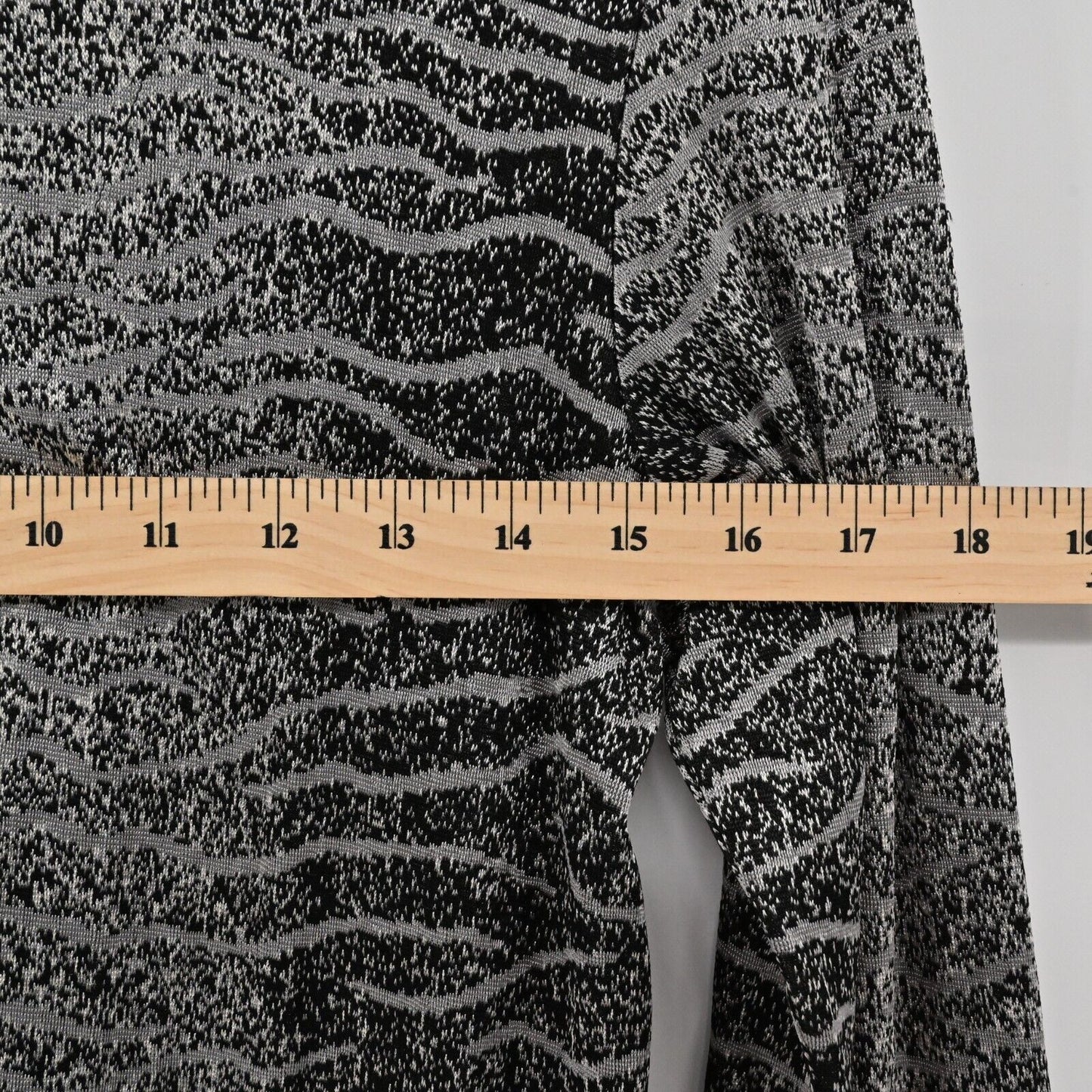 CHICOS Sweater Womens Size M Slinky Knit Long Sleeve Zebra Print Cardigan Jacket