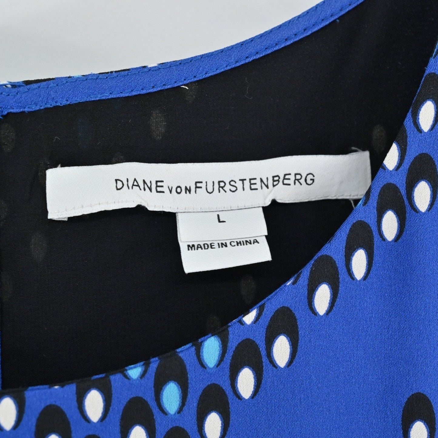 DVF Liza Silk Dress Size L Layered Crepe Ruffle Blue Chevron Sleeveless Elegant