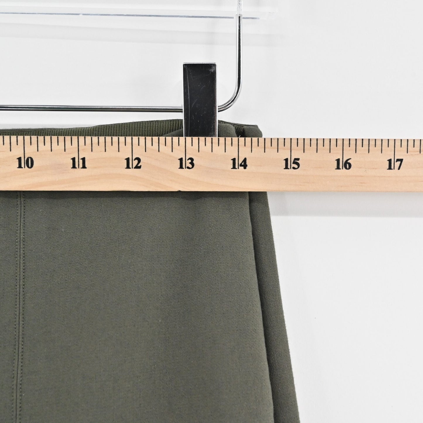 VINCE Pants Womens Size M Olive Green Skinny Stretch Back Slit Ankle Minimalist