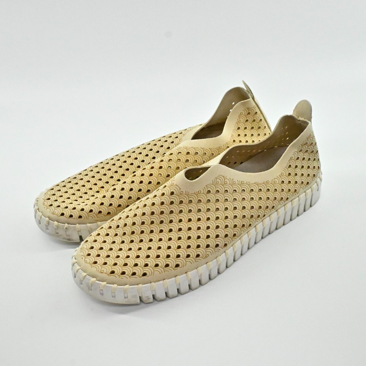ILSE JACOBSEN Sneaker Womens Size 38 Tulip Platform Beige Low Top Slip On Shoe