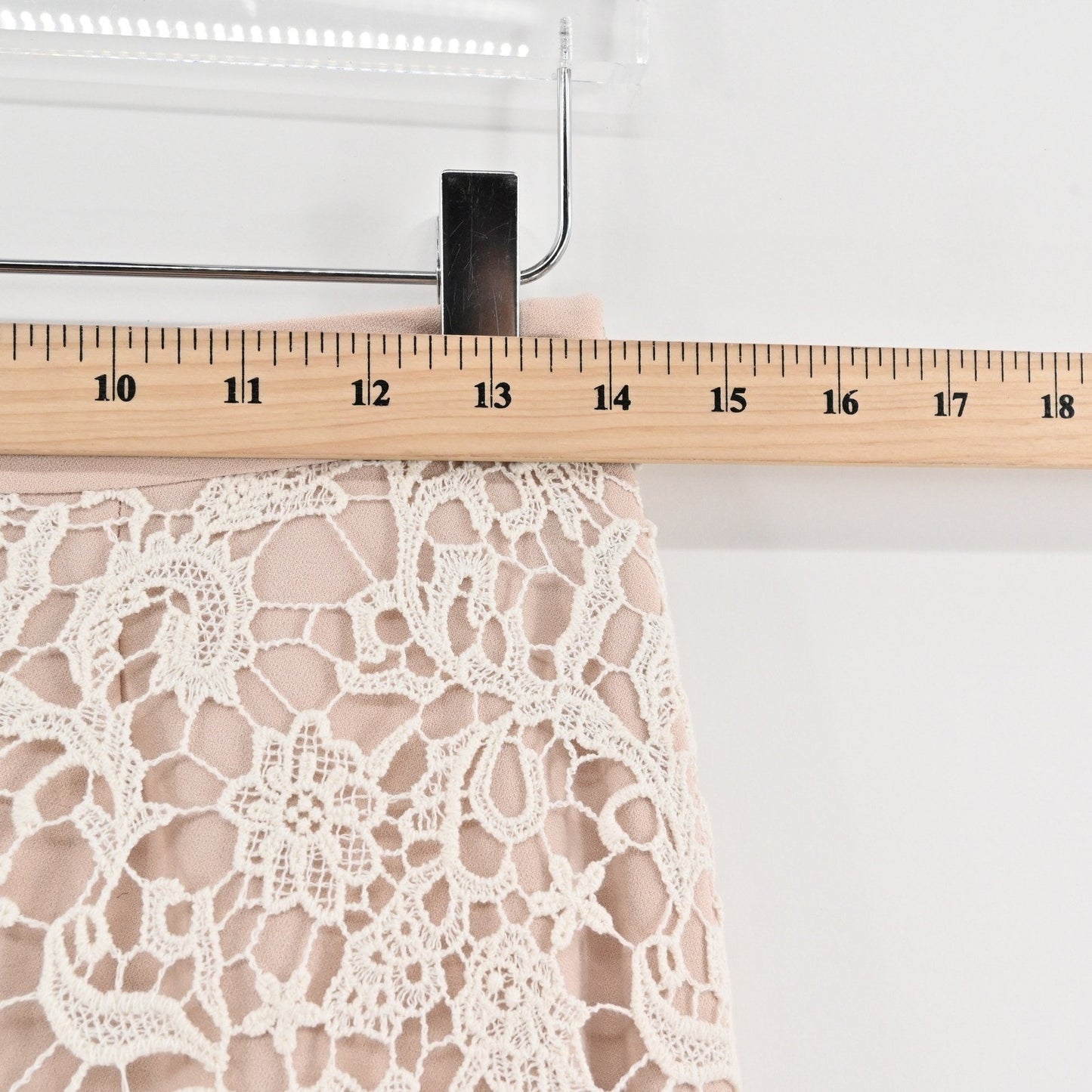 FRENCH CONNECTION Crochet Pencil Skirt Sz 4 Blush Pink Lace Overlay Office Siren