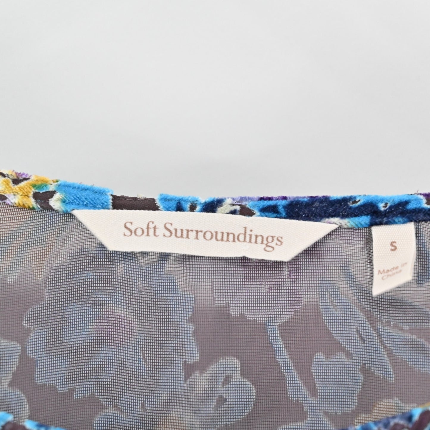 SOFT SURROUNDINGS Eliana Velvet Top Womens Size S Blue Floral Bateau Neck Blouse