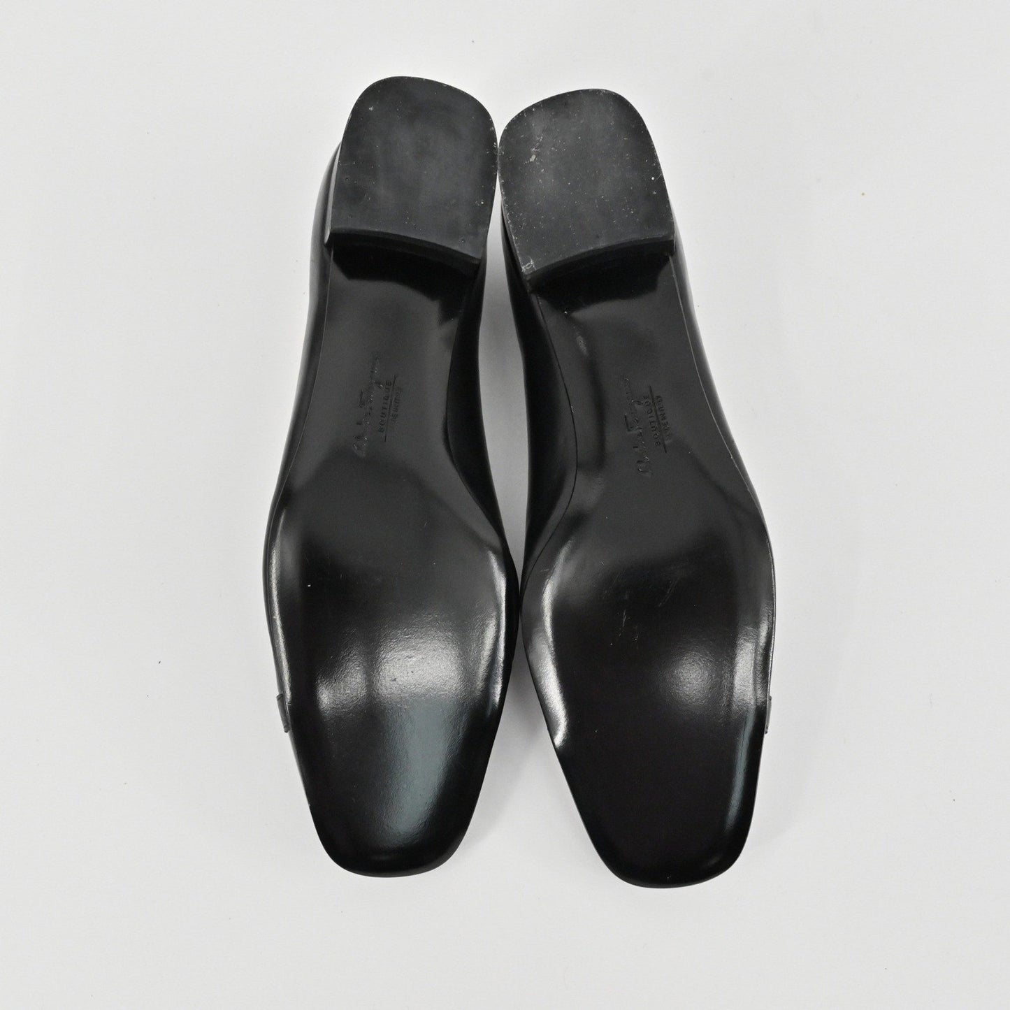 Salvatore Ferragamo Block Heel Pumps Womens Size 6.5B Black Leather Classic Luxe