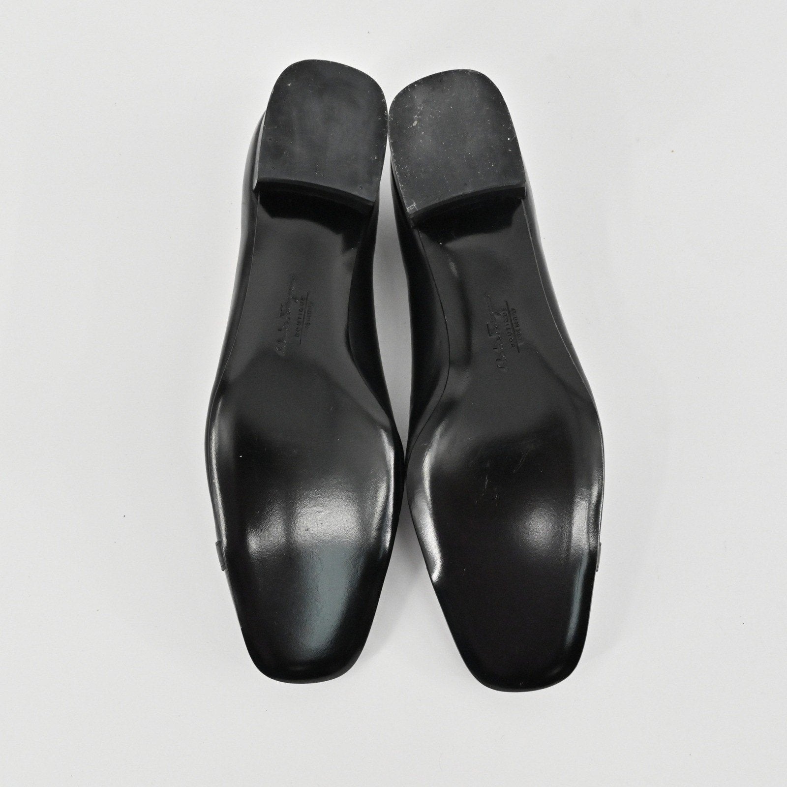 Salvatore Ferragamo Block Heel Pumps Womens Size 6.5B Black Leather Classic Luxe