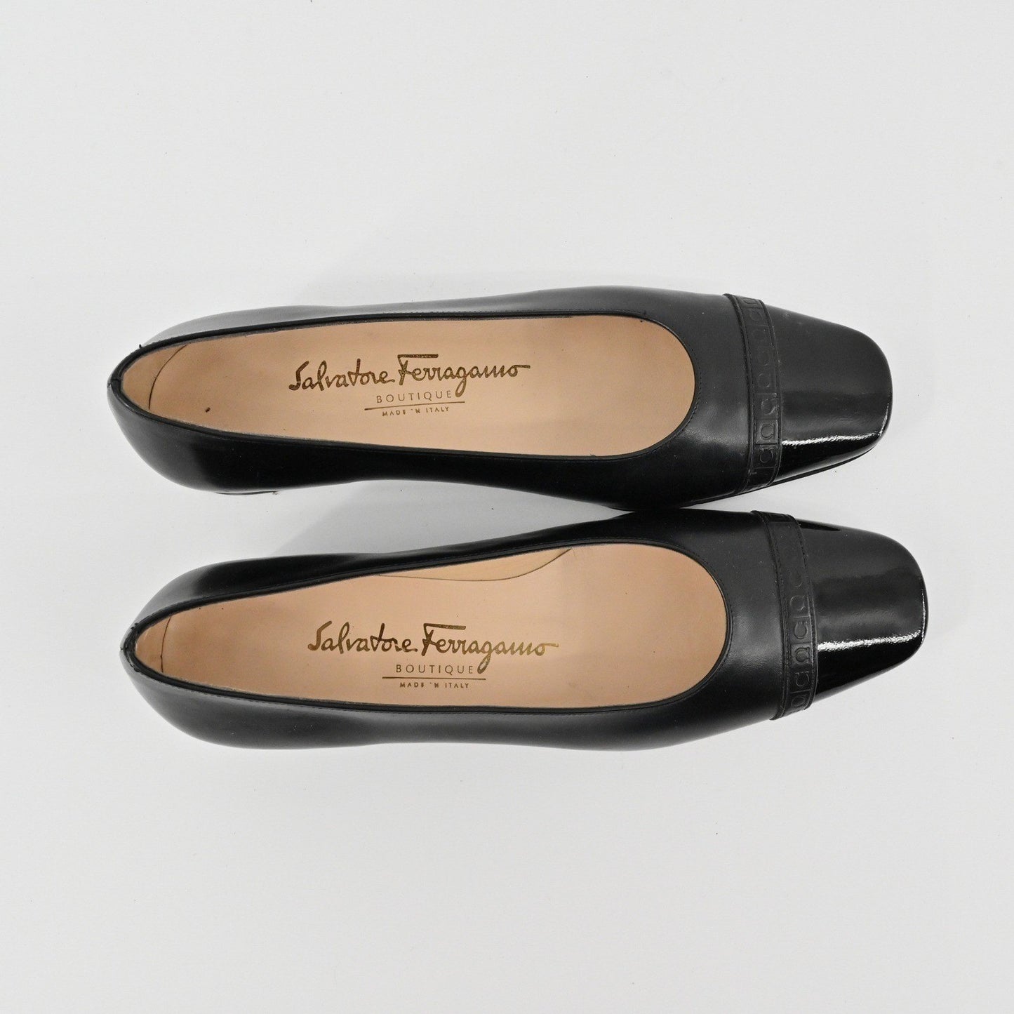 Salvatore Ferragamo Block Heel Pumps Womens Size 6.5B Black Leather Classic Luxe
