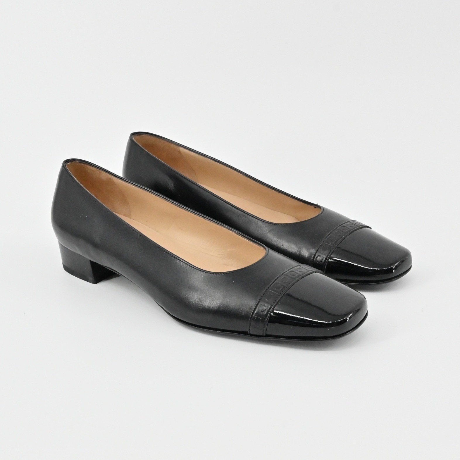 Salvatore Ferragamo Block Heel Pumps Womens Size 6.5B Black Leather Classic Luxe