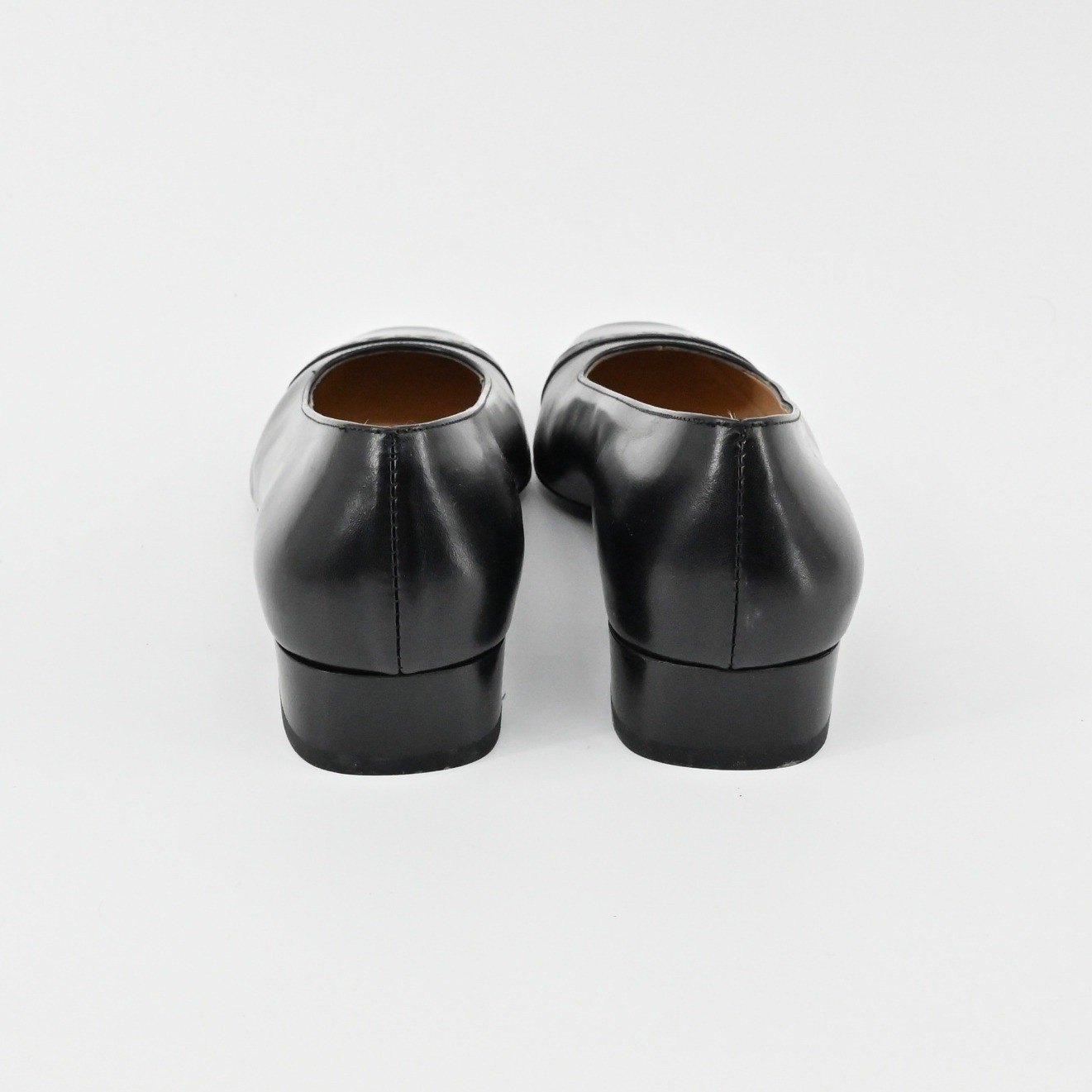 Salvatore Ferragamo Block Heel Pumps Womens Size 6.5B Black Leather Classic Luxe