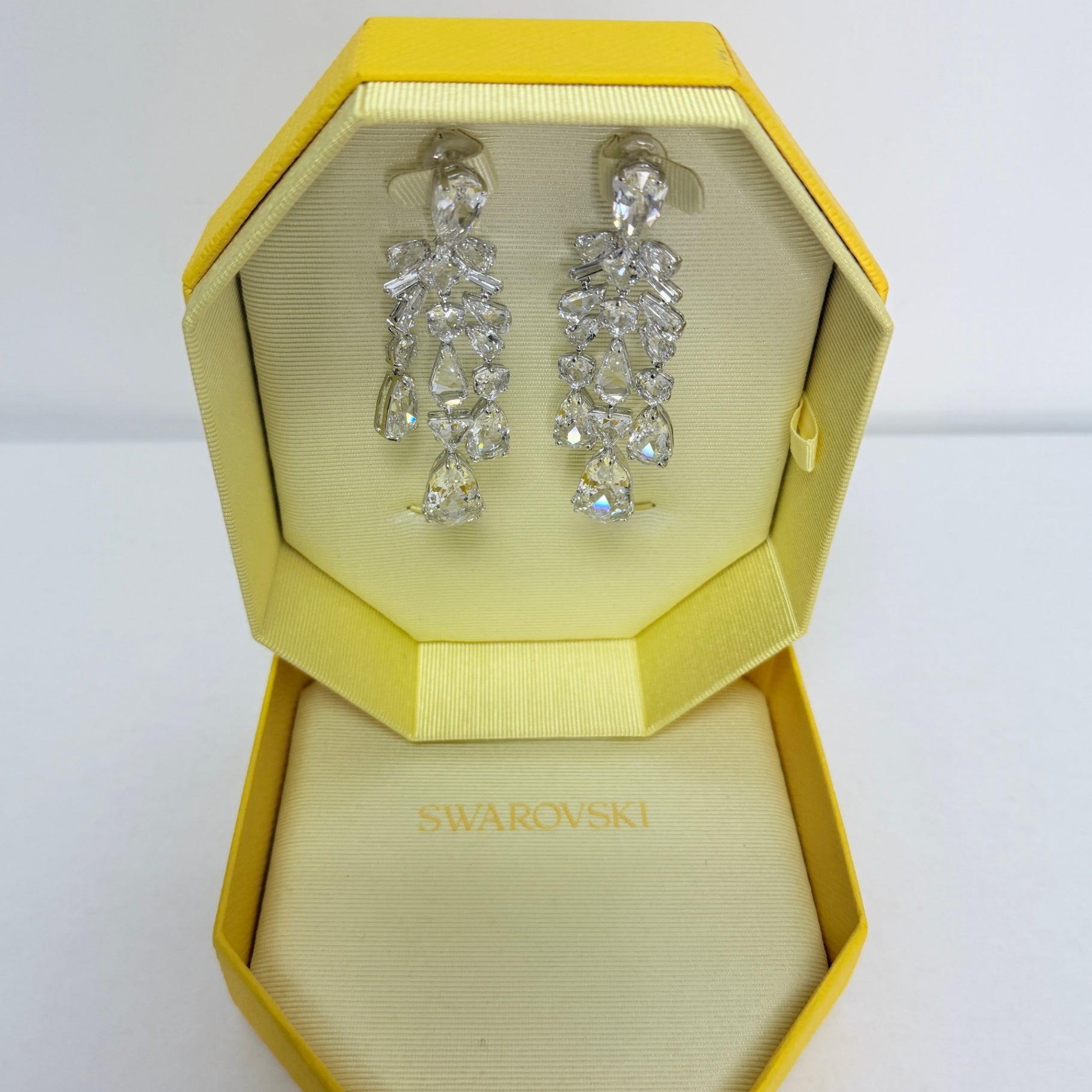 These Swarovski Crystals Chandelier Mesmera Earrings