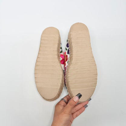 FreeDazz Embroidered Espadrilles Size 7