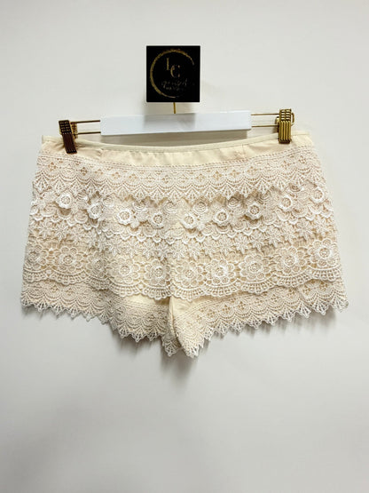 Sans Souci Ivory Lace Shorts Size L