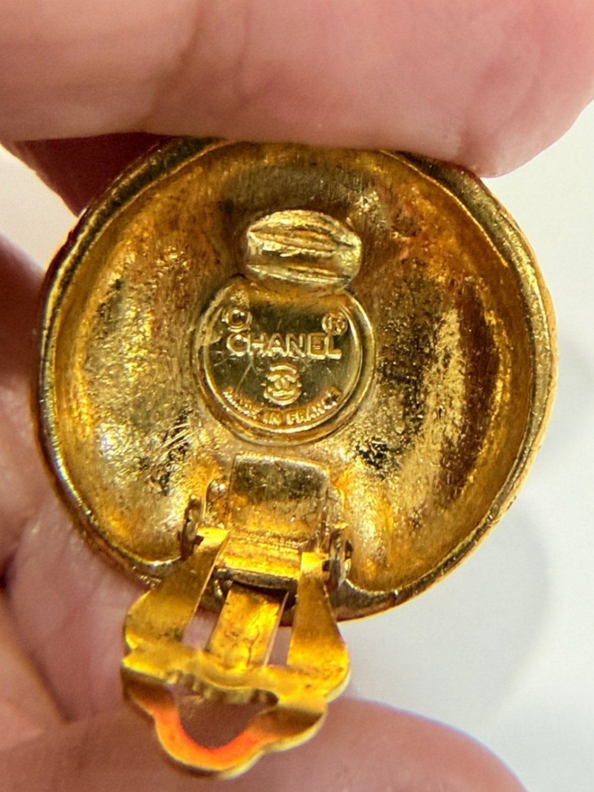 Vtg 80/90s Chanel Clip-on Gold Earrings