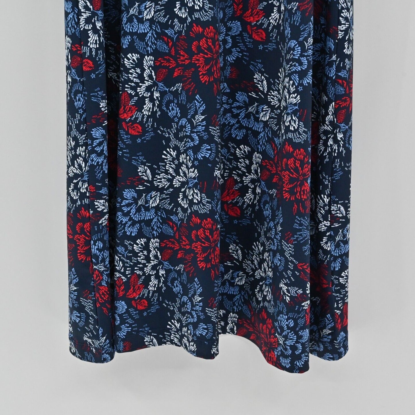 COLUMBIA Dress Womens Sz M PFG Freezer Sleeveless Collegiate Navy Deep Sea Dash