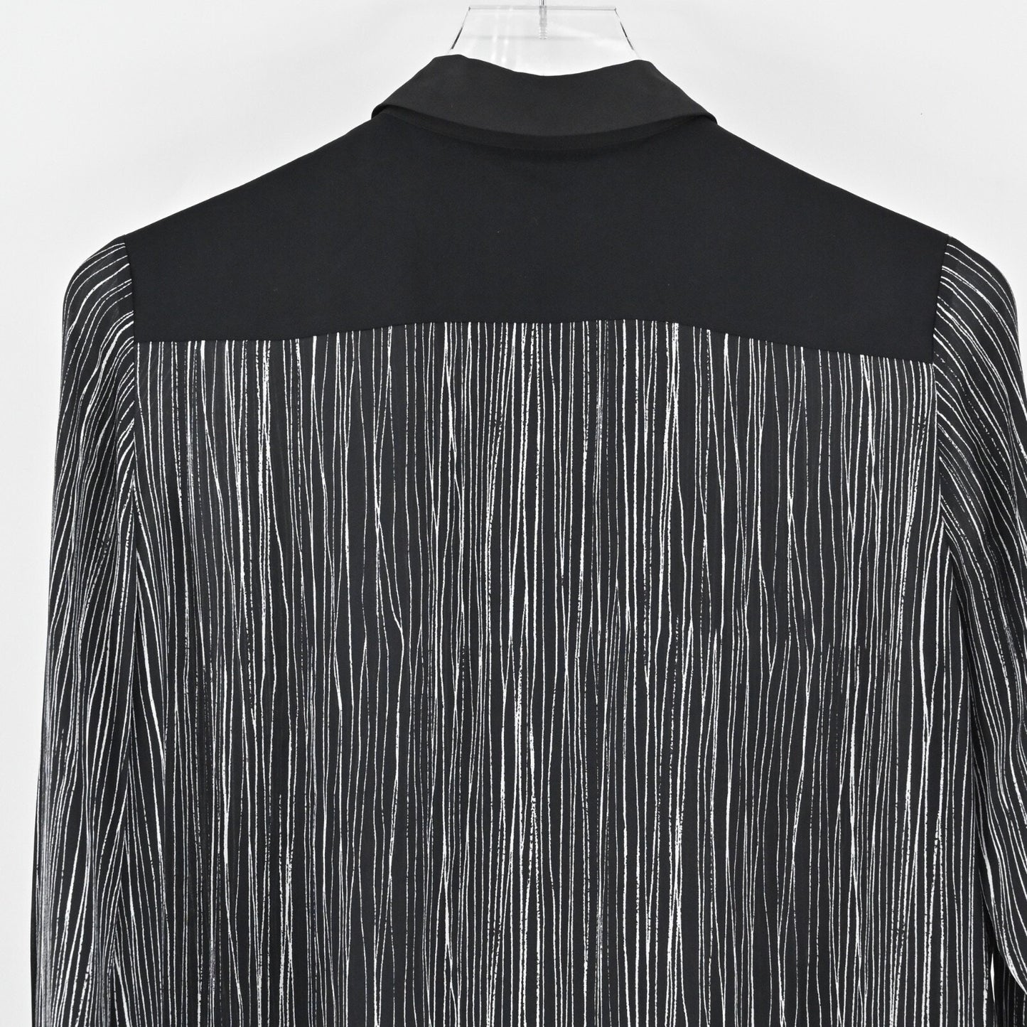VINCE Womens Wavy Stripe Silk Top Sz S Black Long Sleeve Button Career Blouse