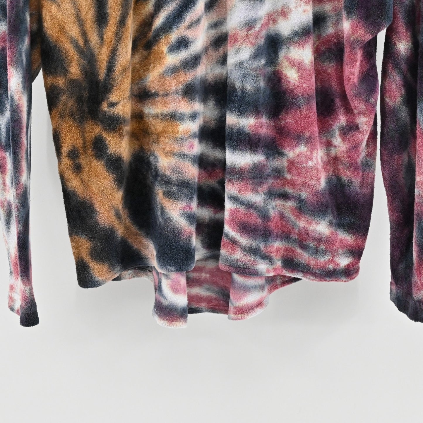 Vtg Y2k Hard Tail Womens Tie Dye Top Size M French Terry Long Sleeve VNeck Logo