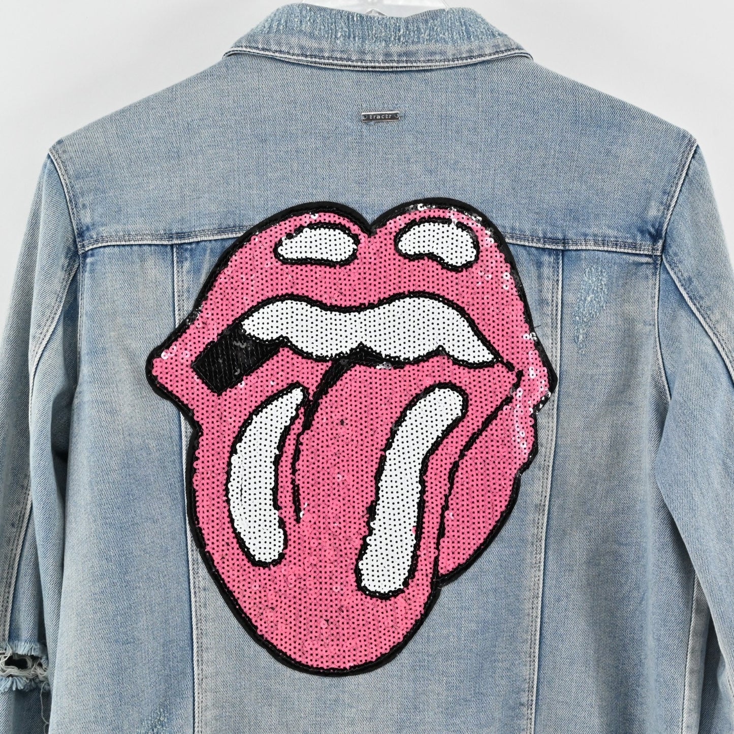 Tractr Womens Jean Jacket Size XL Pink Sequin Tongue Button Rolling Blue Stones