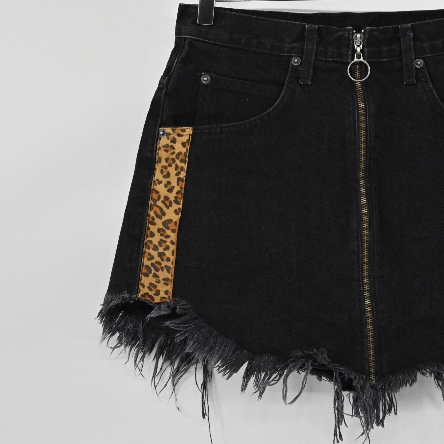 CARMAR Skirt Womens Size 29 Black Leopard Print Distressed Denim Beatrice Mini