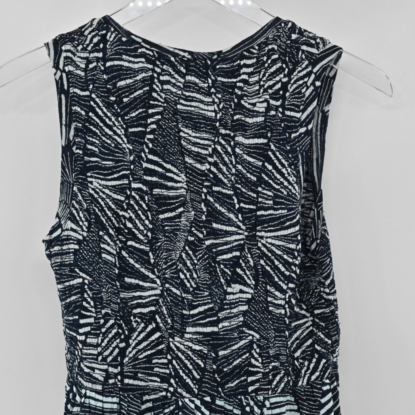 ANTHROPOLOGIE Top Women Sz XS Navy Blue White Geometric Riley Smocked Tunic Tank