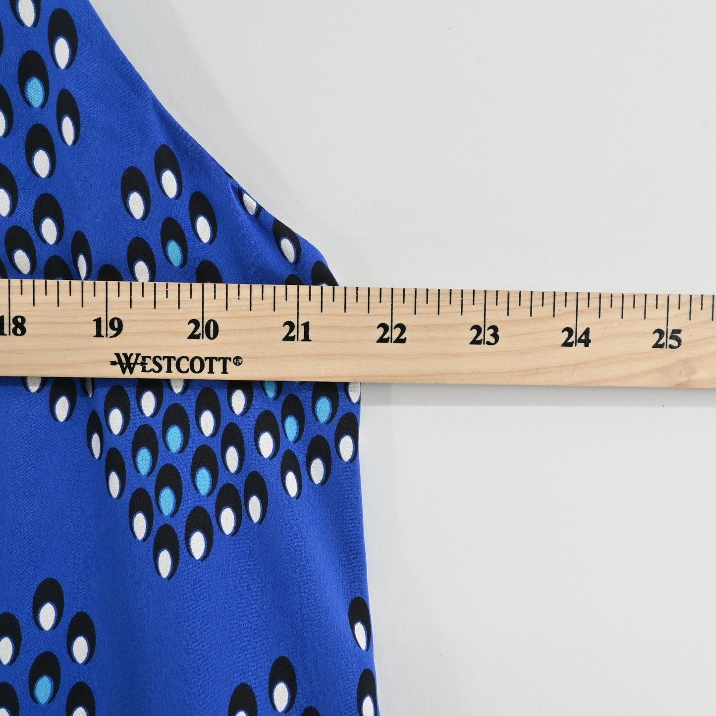 DVF Liza Silk Dress Size L Layered Crepe Ruffle Blue Chevron Sleeveless Elegant