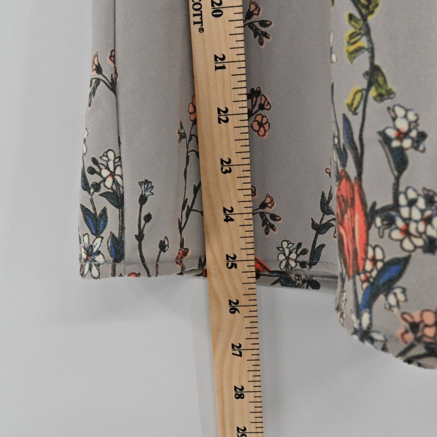 ANTHROPOLOGIE Top Womens Sz XS MOTH Blouse Gardenia Floral Grey Peplum Contrast