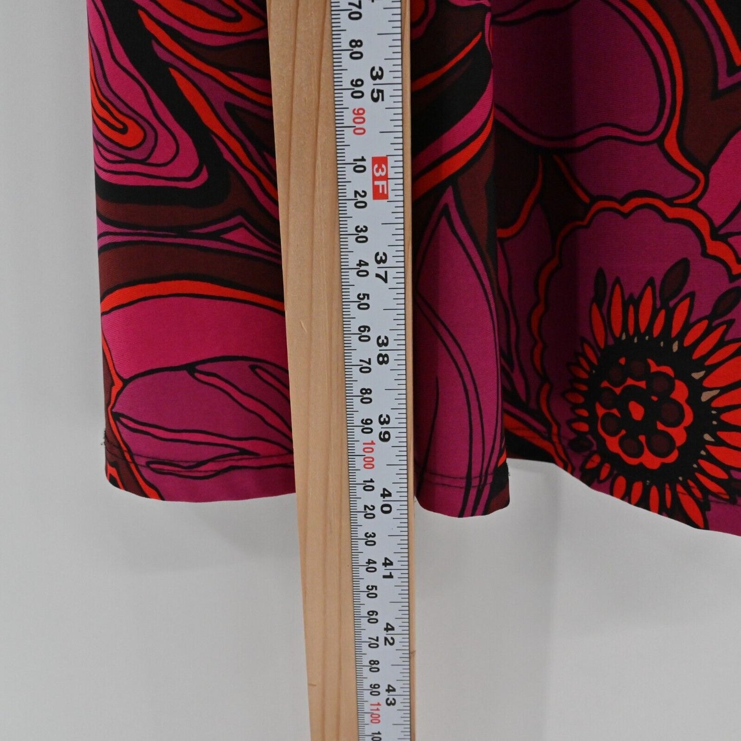 TRINA TURK Dress Size 0 Pink Red Floral V Neck Long Sleeve Paisley Valentines