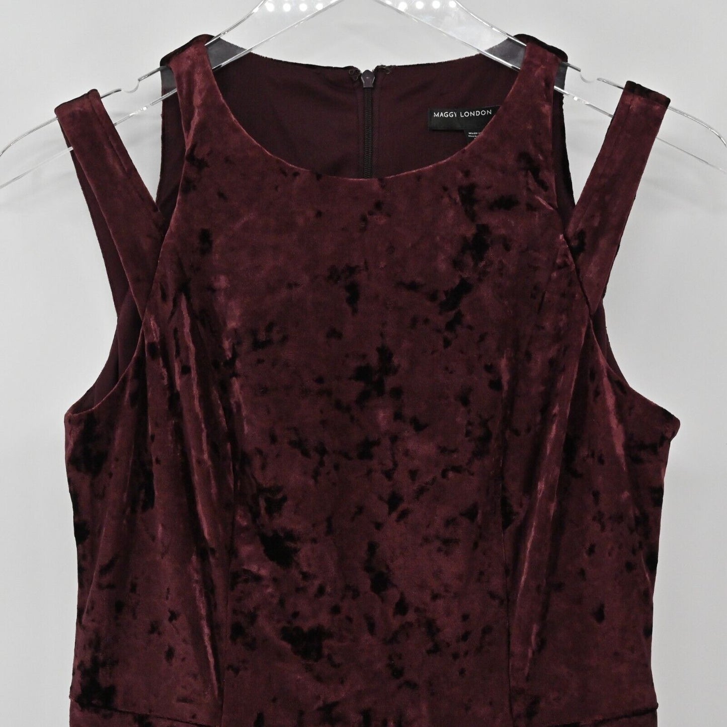 MAGGY LONDON Dress Womens Size 6 Burgundy Sheath Crushed Velvet Cut Out Shoulder