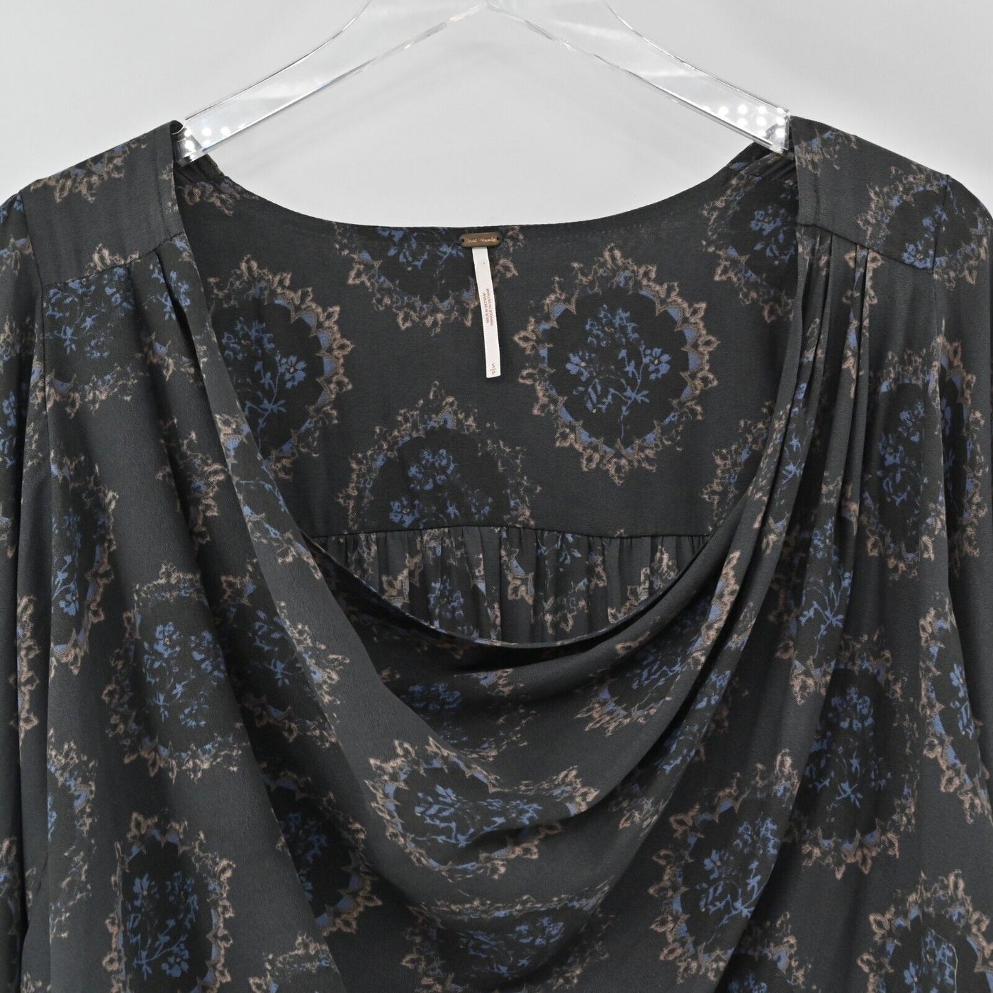 FREE PEOPLE Top Womens Size S Cowling Around Printed Blouse Midnight Combo Boho