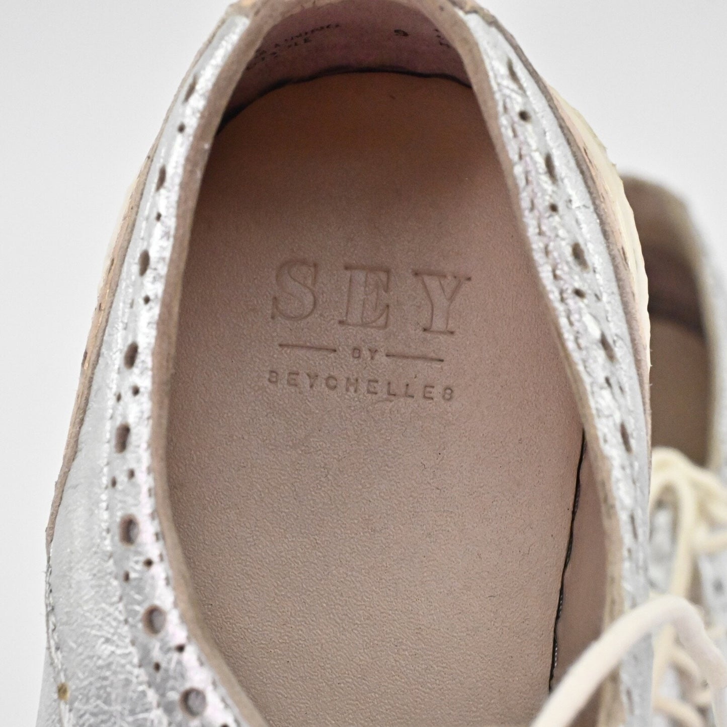 SEY SEYCHELLES Womens Ideal Platform Oxford Sneakers Size 9 Metallic Silver Rose