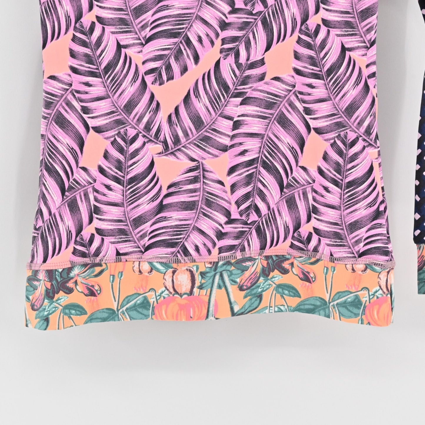MAAJI Swim Top Womens Size M Rashguard Rum Punch Long Sleeve Multicolor Print