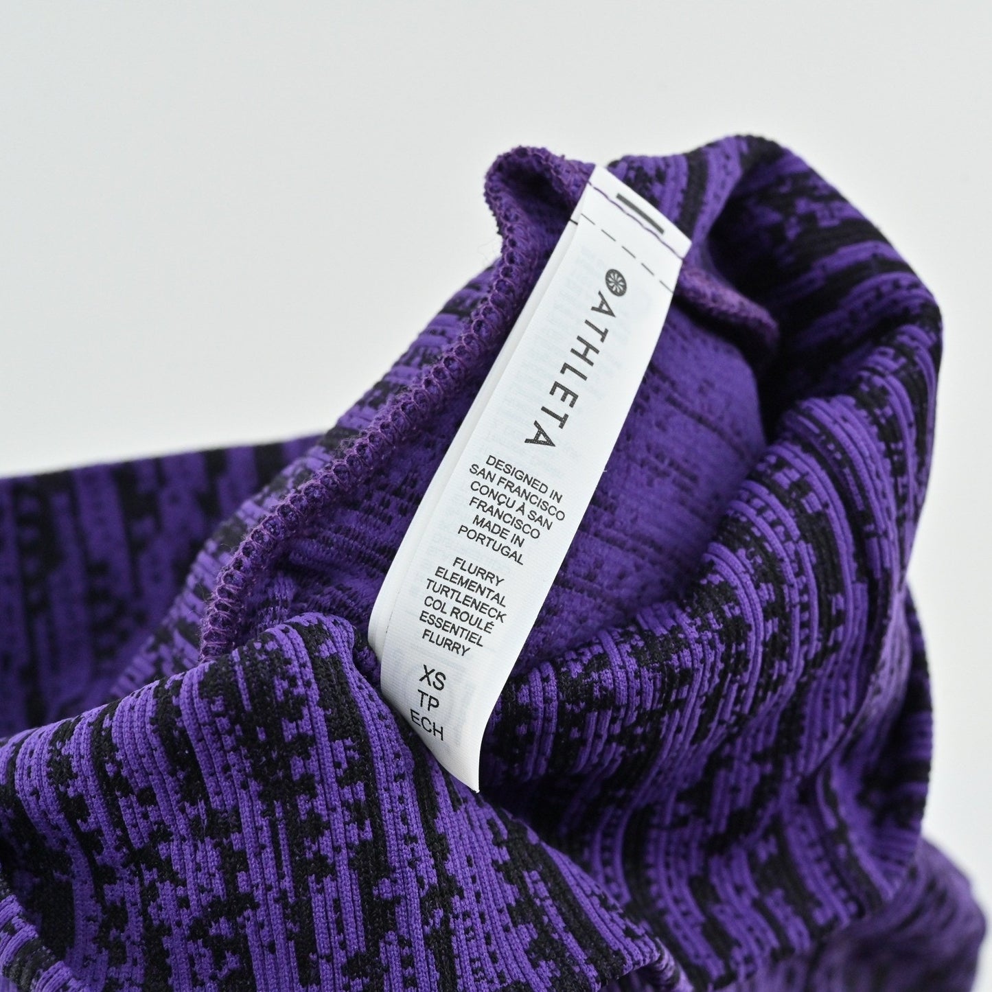 Athleta Flurry Elemental Turtleneck Top Womens XS Purple Black Warm Long Sleeve