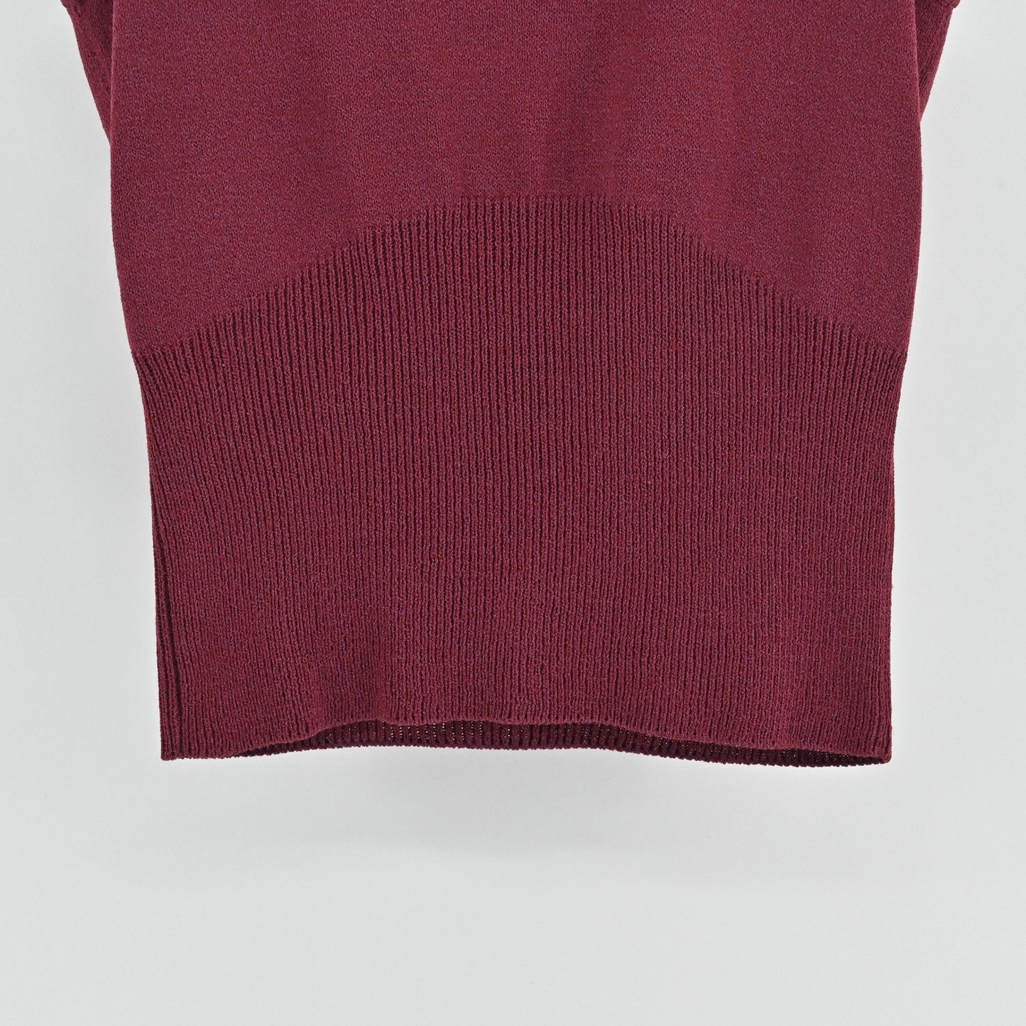 Vtg St John Womens Wool Knit Top Size M Burgundy Quiet Luxury Refined Dog Show