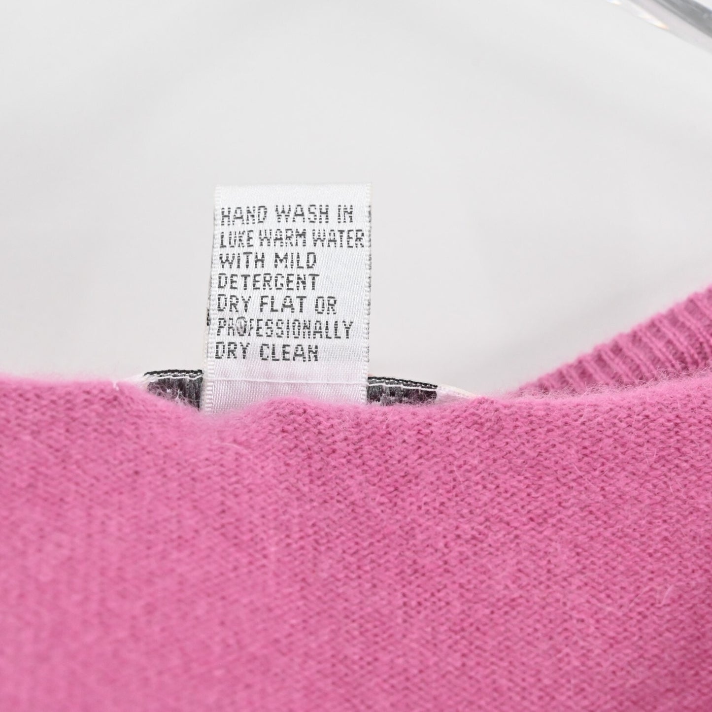 Vtg Womens Pink Cashmere Sweater Size L Knit Classic Preppy V Neck SUTTON STUDIO