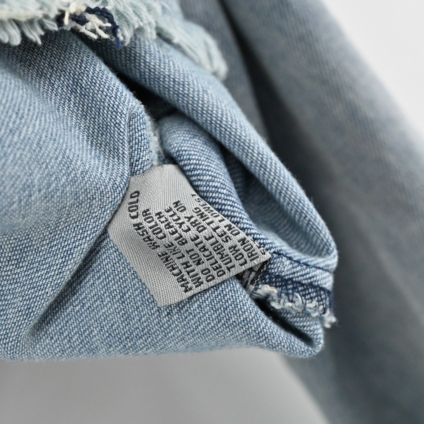 Tractr Womens Jean Jacket Size XL Pink Sequin Tongue Button Rolling Blue Stones